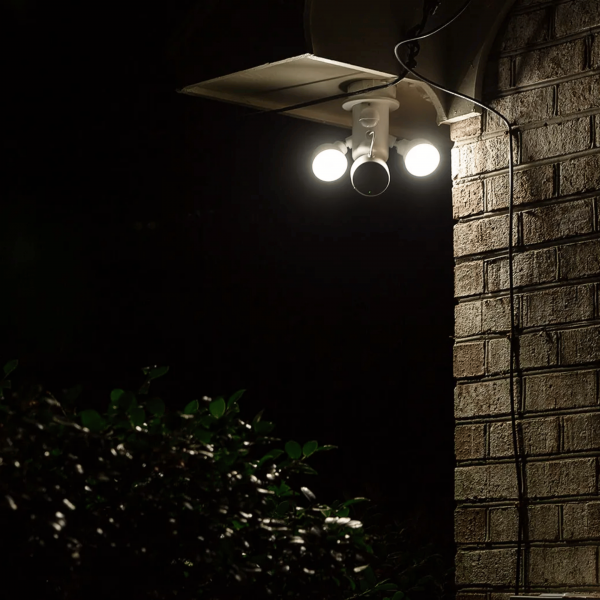 nest cam with flood light